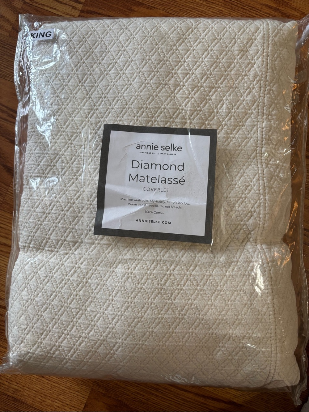 Annie Selke(Pine cone Hill) Diamond Matelassé Coverlet - King - Ivory